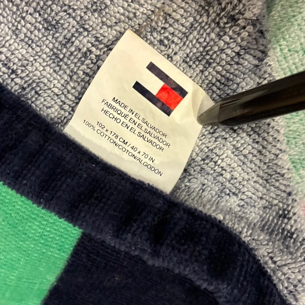 Vintage Tommy Hilfiger Beach Towel Hibiscus Flowers 40X70‎ Inches